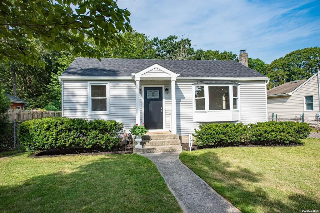 194 Hedges Avenue East Patchogue NY 11772