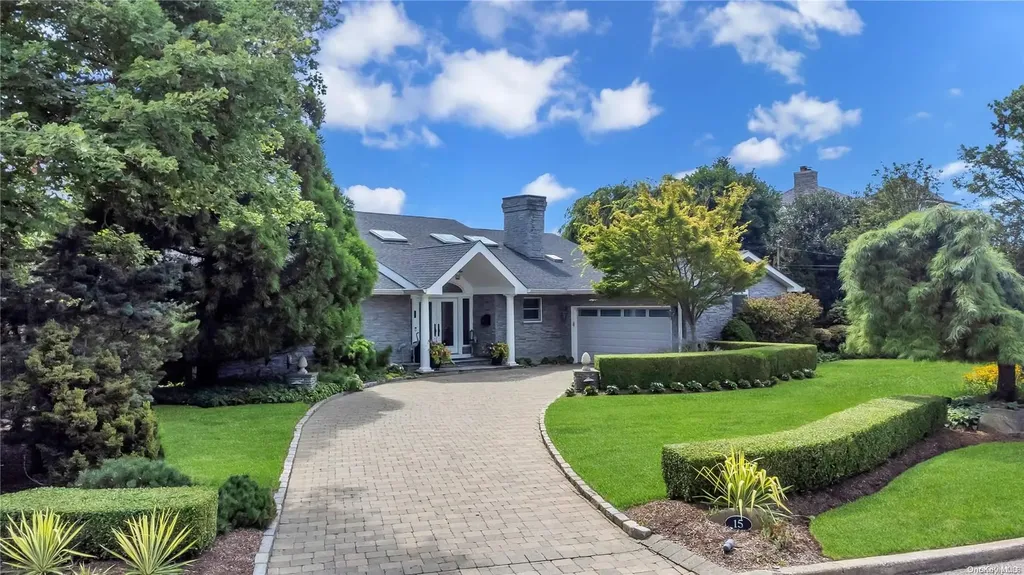 15 Chanticleer Drive Islip NY 11751