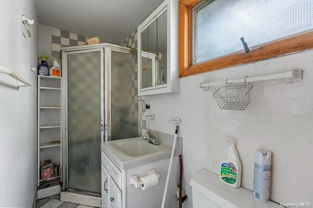 1931 Miller Place Merrick NY 11566