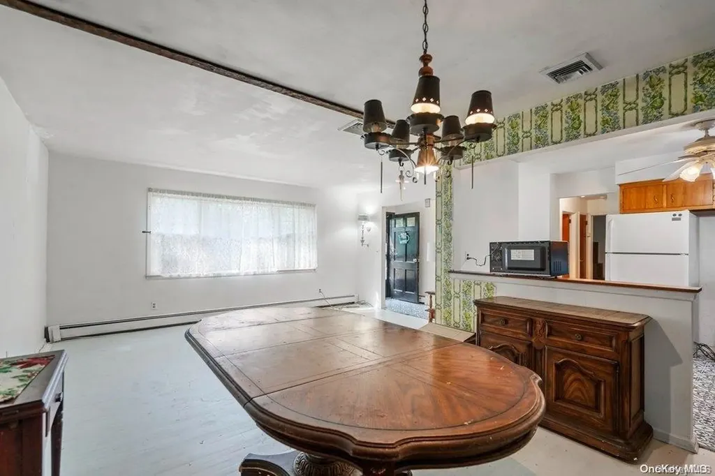 1931 Miller Place Merrick NY 11566