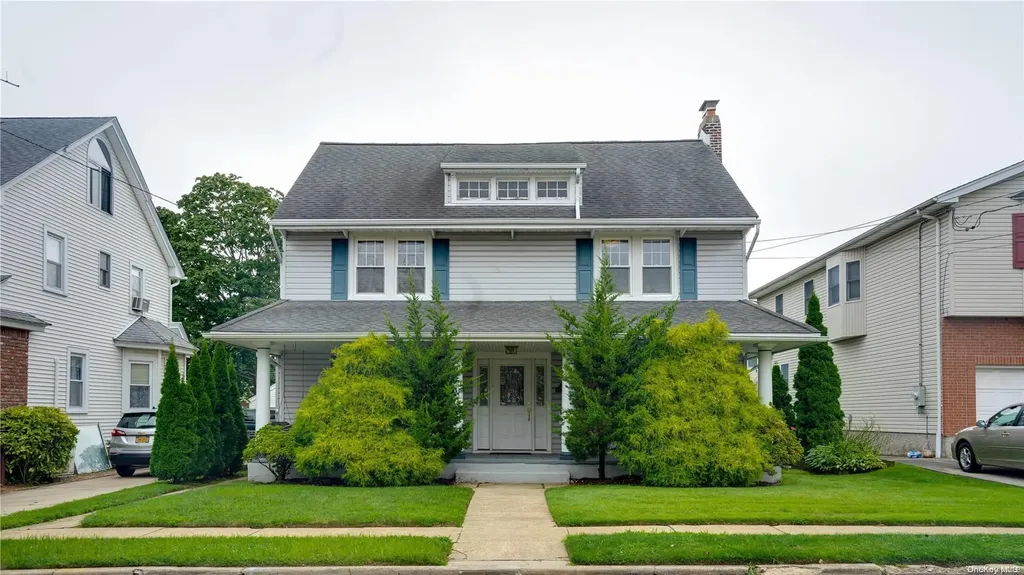 52 Roosevelt Avenue Lynbrook NY 11563