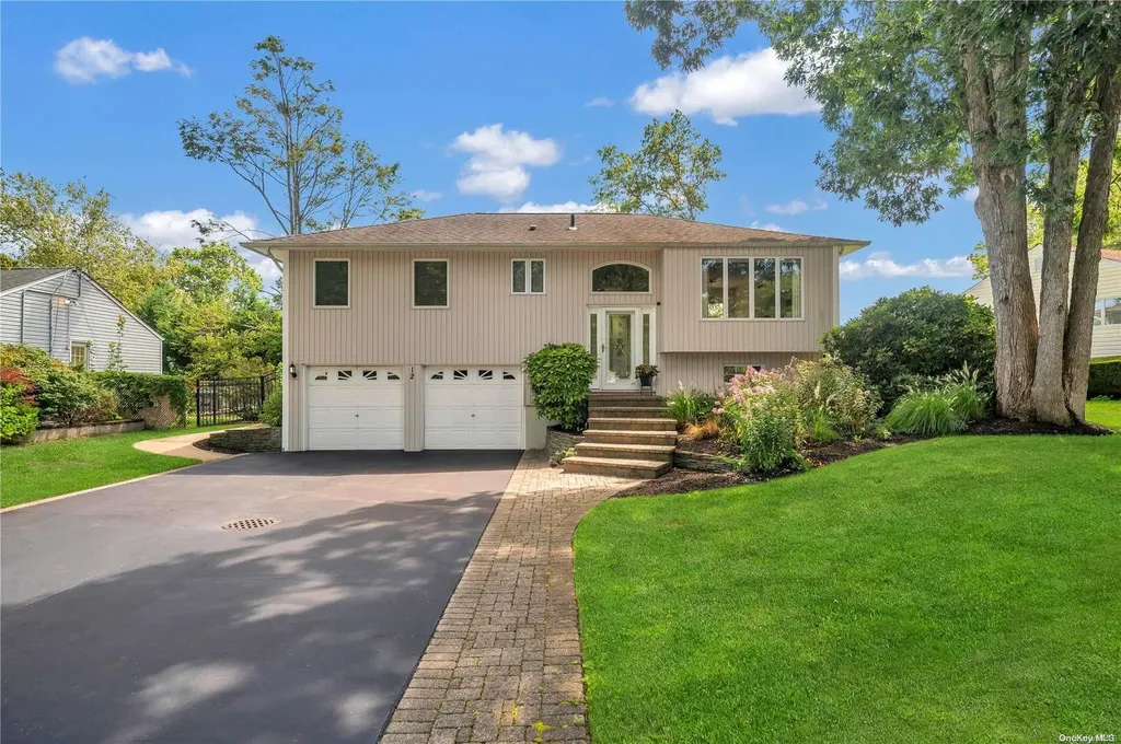 12 Parnell Drive Smithtown NY 11787