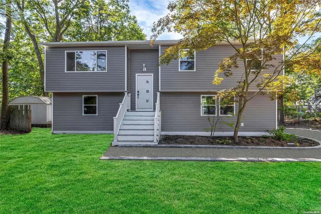 149 Oak Avenue Shirley NY 11967