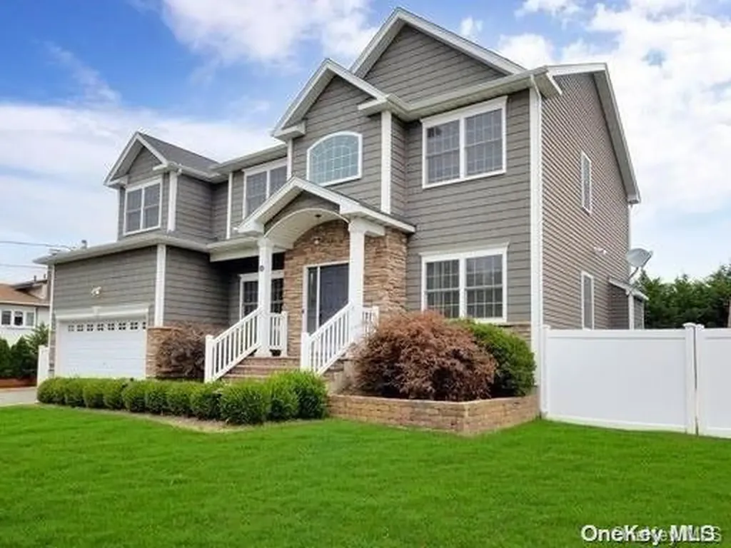 48 Tidewater Avenue Massapequa NY 11758