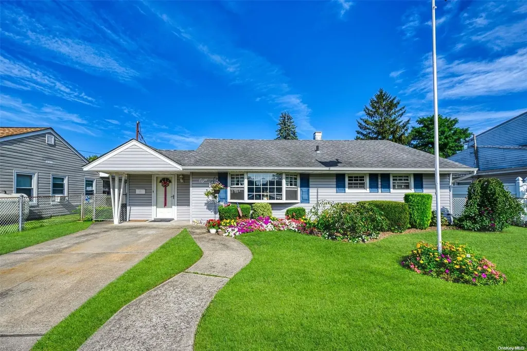 8 E Millpage Drive Bethpage NY 11714