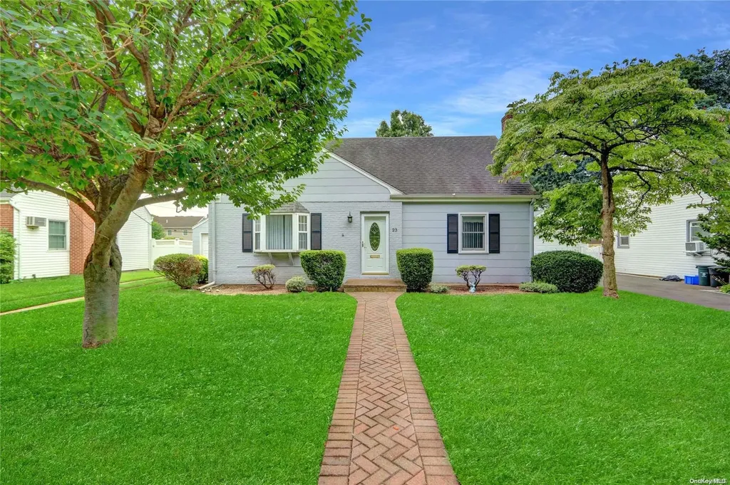 23 Briar Road Merrick NY 11566