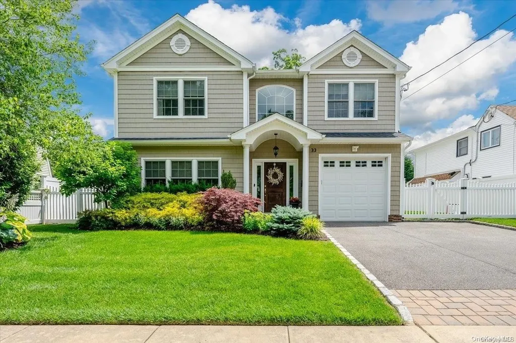 33 Riverside Avenue Massapequa NY 11758