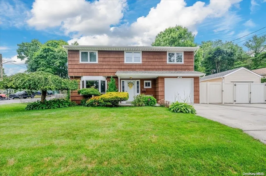 373 Silver Street West Babylon NY 11704