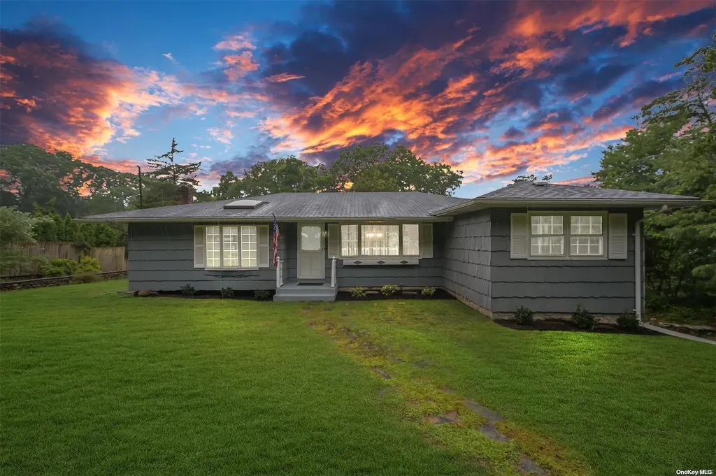 4 Lower Cross Shoreham NY 11786