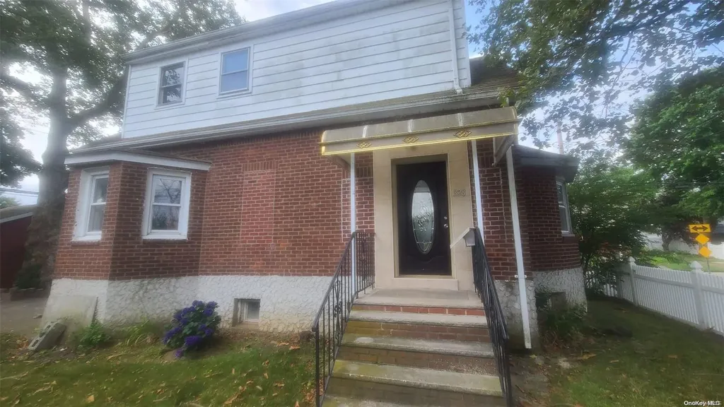328 Waldorf Avenue Elmont NY 11003