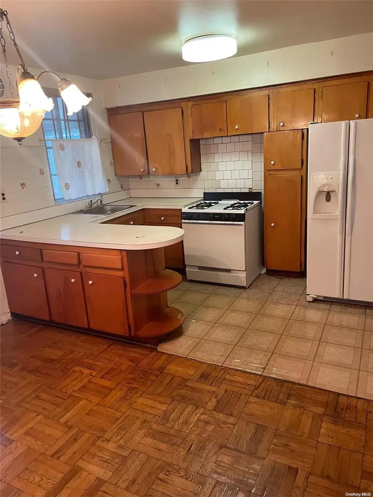 4810 Barnes Avenue Bronx NY 10470