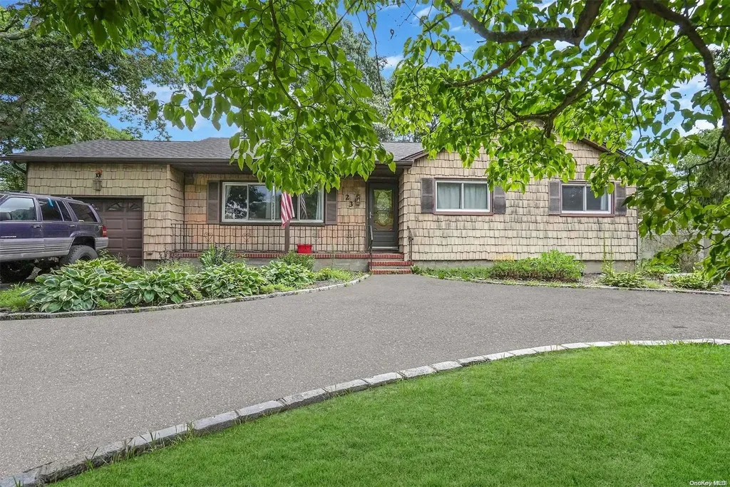 23 Corbin Avenue Shirley NY 11967