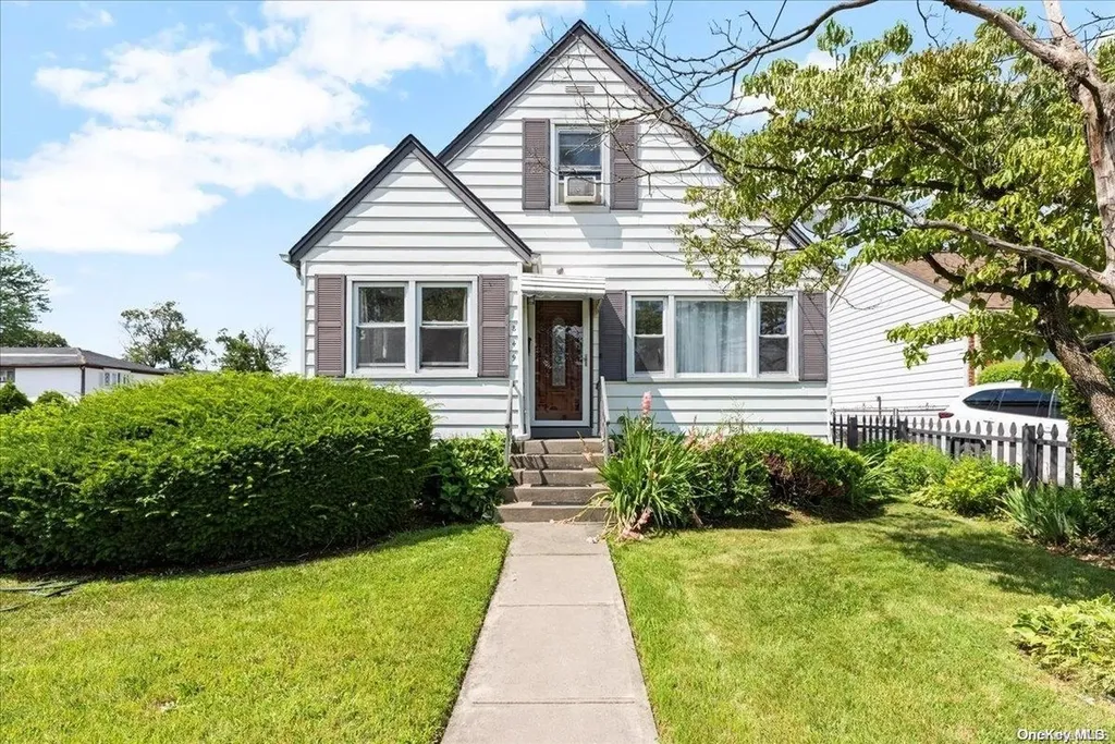 849 Park Avenue Westbury NY 11590