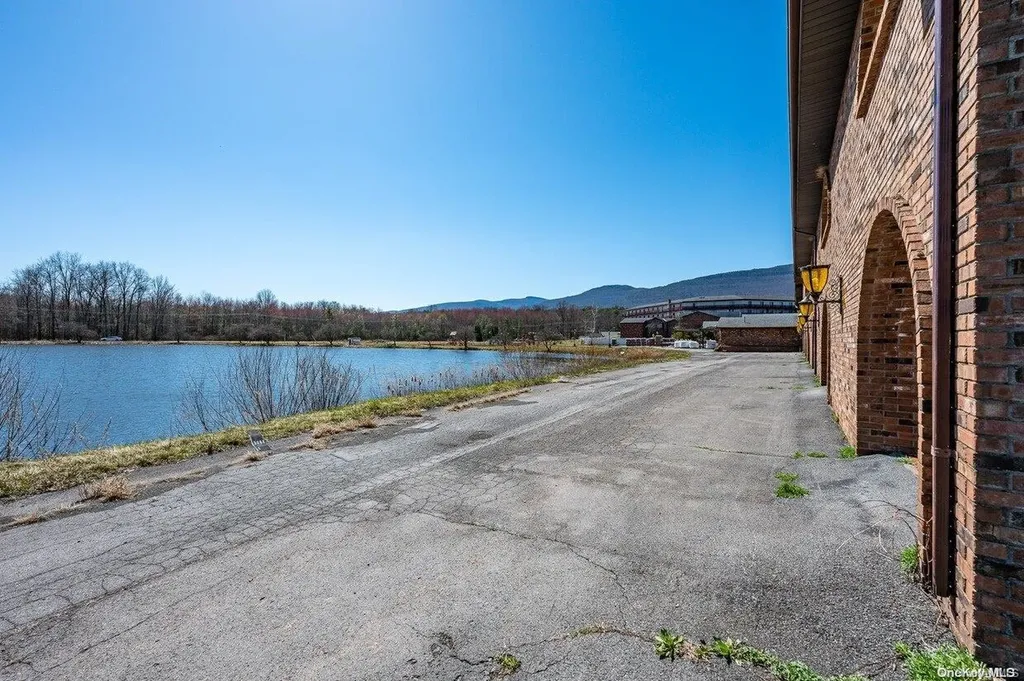 4858 32 Route Catskill NY 12414