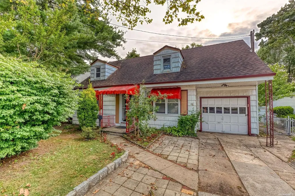 352 Mill Road Valley Stream NY 11581
