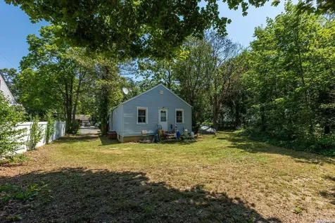 1434 N Clinton Avenue Bay Shore NY 11706