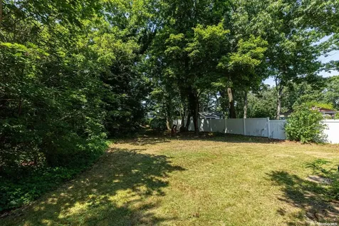 1434 N Clinton Avenue Bay Shore NY 11706