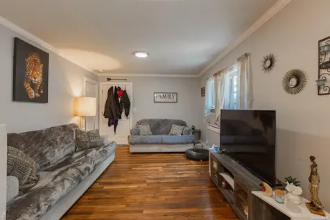 1434 N Clinton Avenue Bay Shore NY 11706