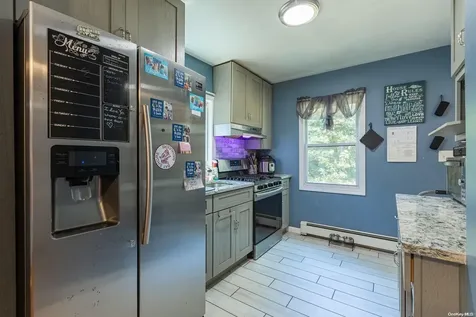 1434 N Clinton Avenue Bay Shore NY 11706