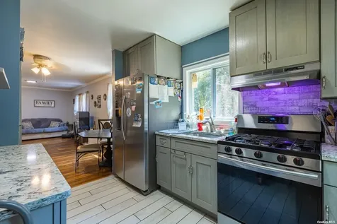 1434 N Clinton Avenue Bay Shore NY 11706