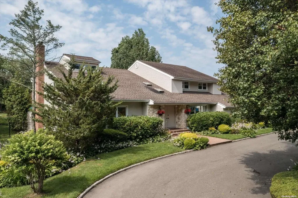5 Cabriolet Lane Melville NY 11747