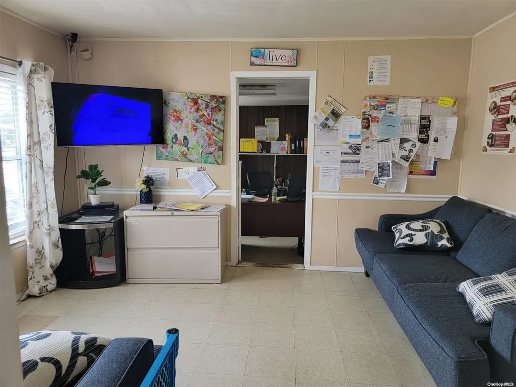 621 Broadway Amityville NY 11701