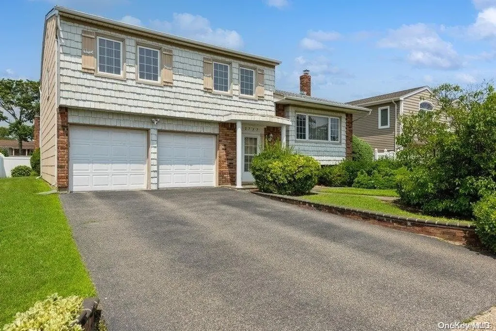 2737 Ellen Road Bellmore NY 11710