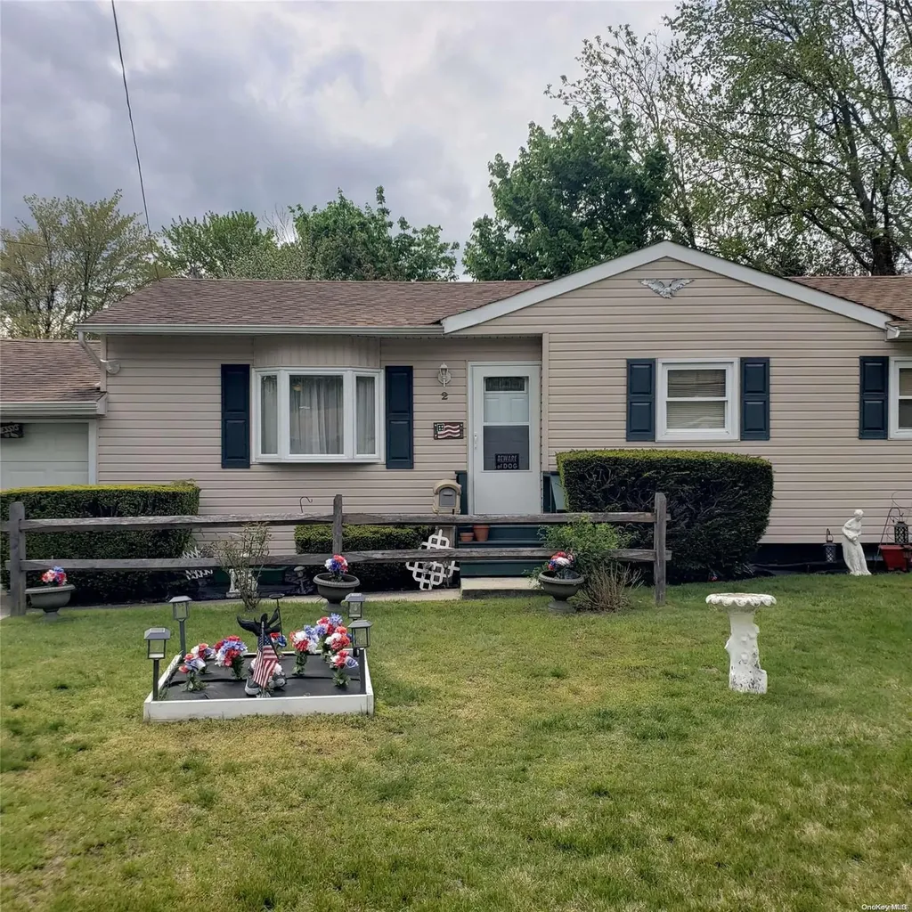 2 Pinetop Drive Central Islip NY 11722