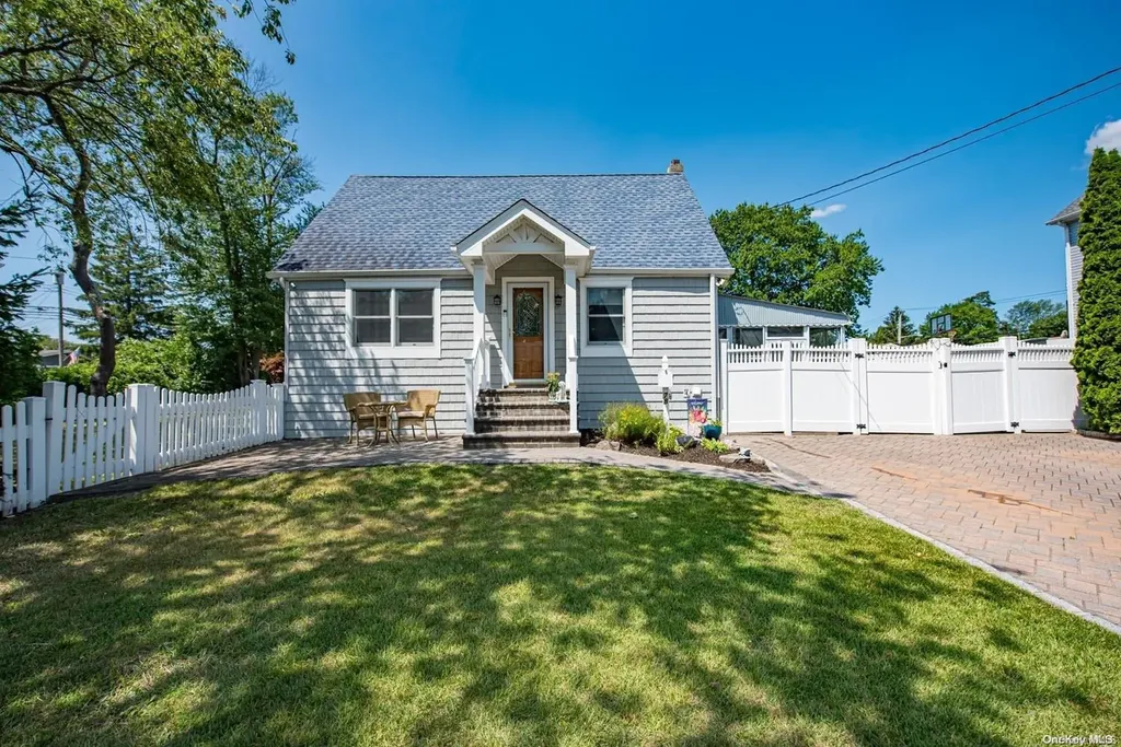 78 Lenox Road West Babylon NY 11704