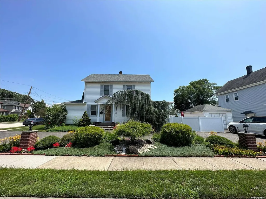 54 Charles Street Lynbrook NY 11563