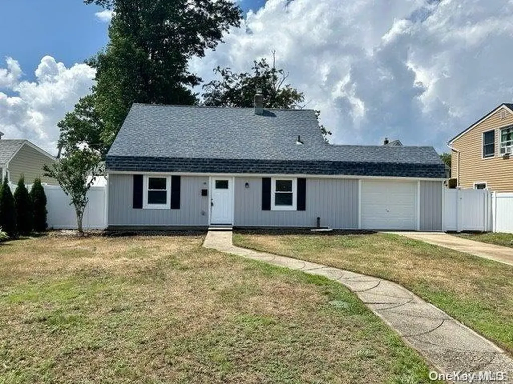 48 Primrose Lane Levittown NY 11756