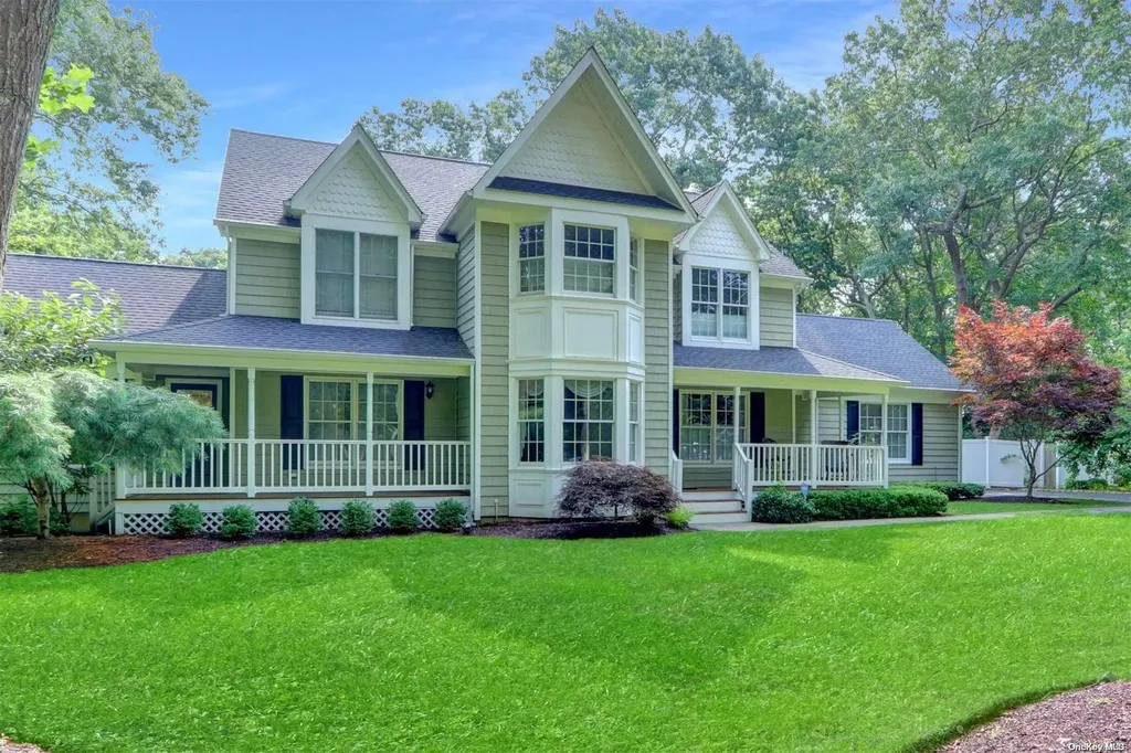 23 Hermitage Street Wading River NY 11792