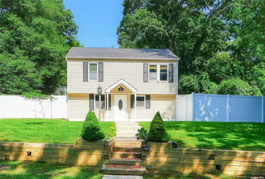 69 Twilight Road Rocky Point NY 11778