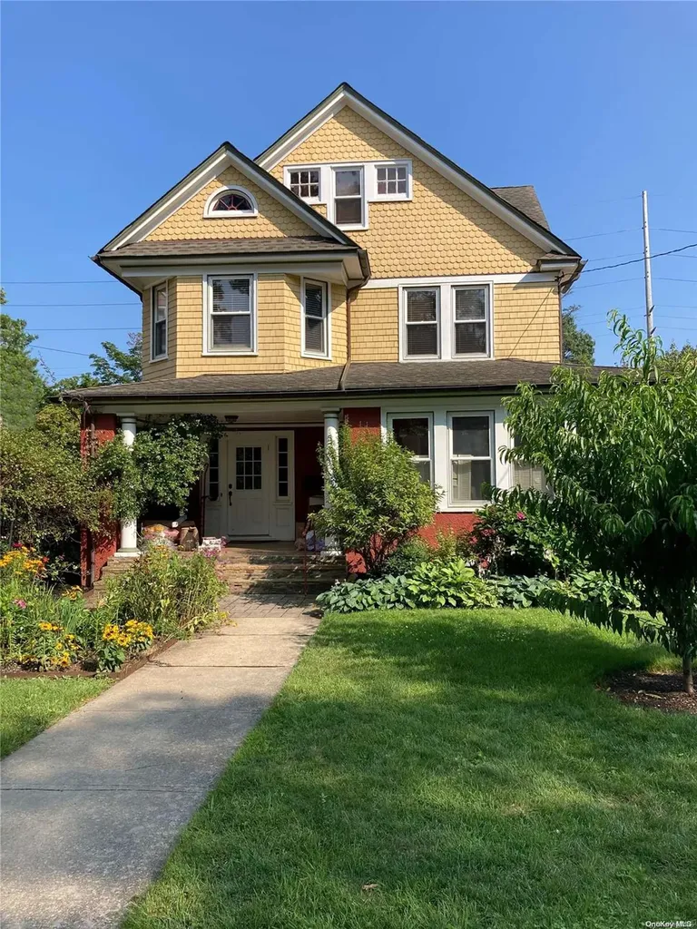 579 Park Avenue Cedarhurst NY 11516