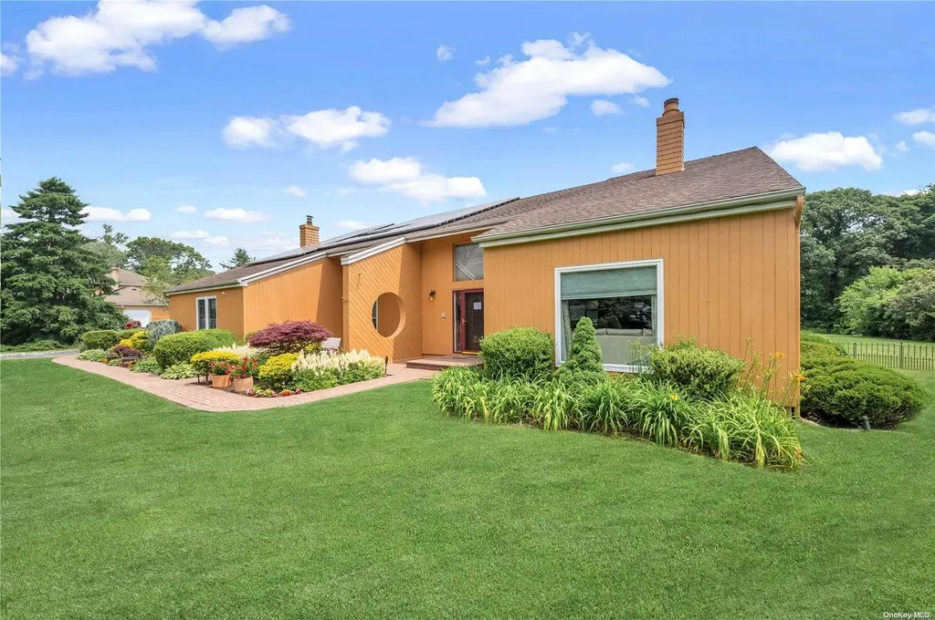 4 Talon Way Dix Hills NY 11746
