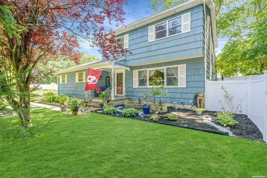 9 Tall Tree Lane Rocky Point NY 11778