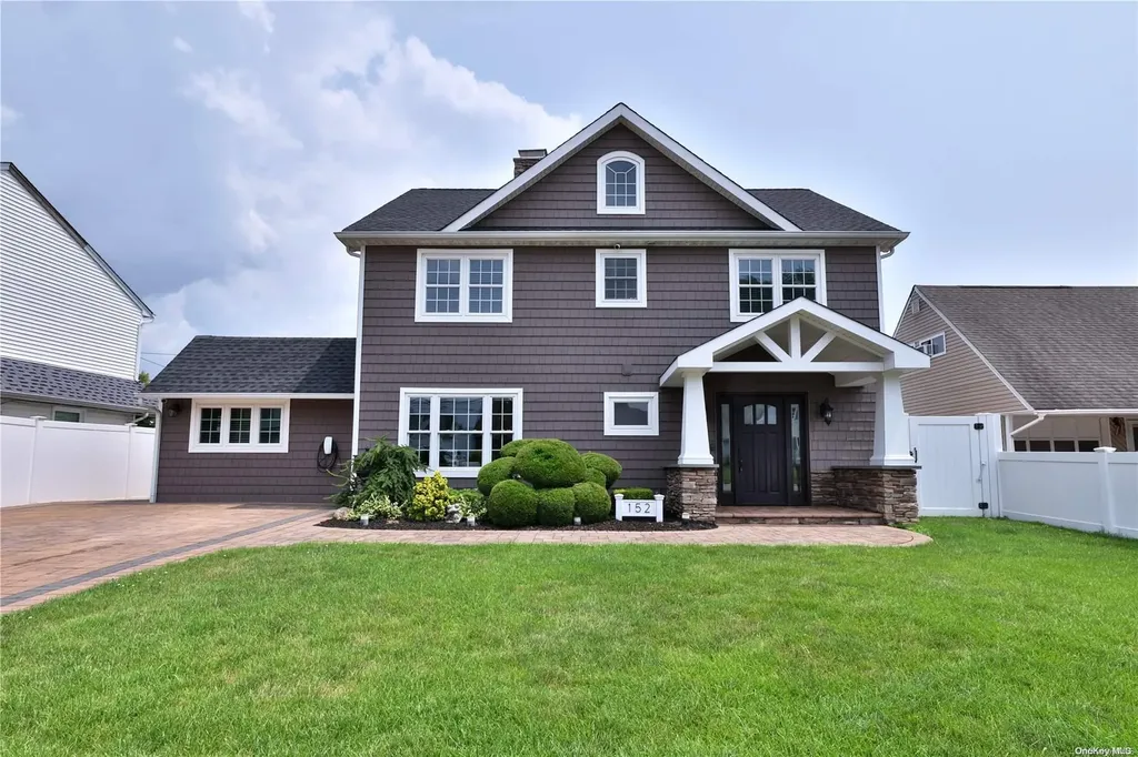 152 Bloomingdale Road Levittown NY 11756