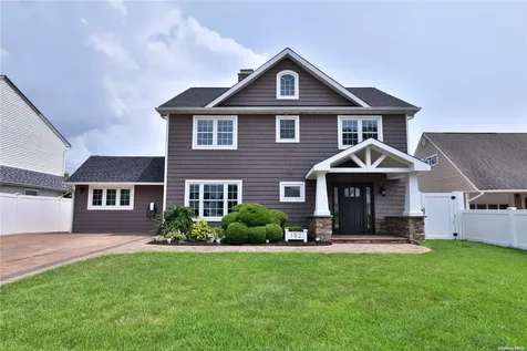 152 Bloomingdale Road Levittown NY 11756