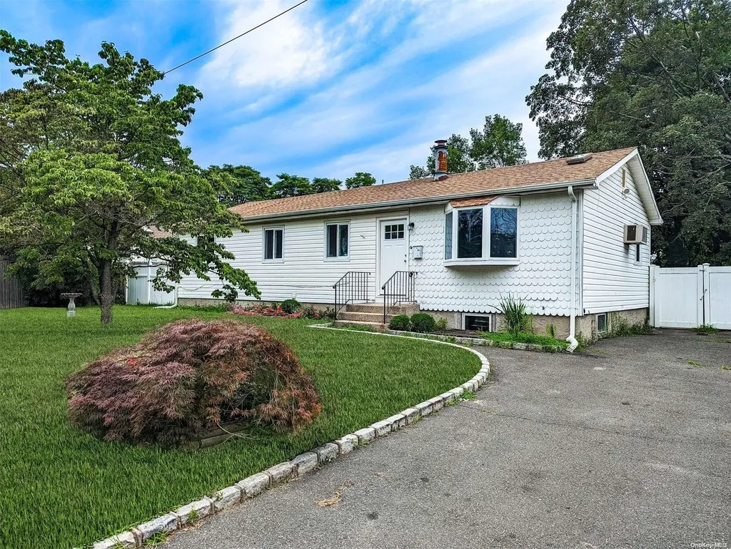 2a Hilliard Avenue Central Islip NY 11722
