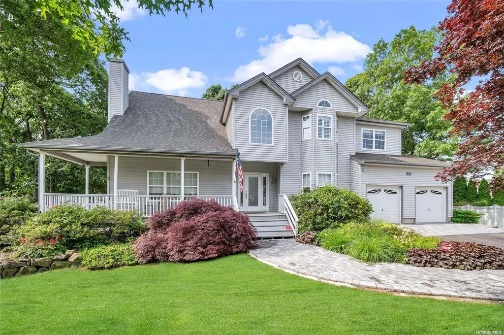 12 Debron Court Centereach NY 11720