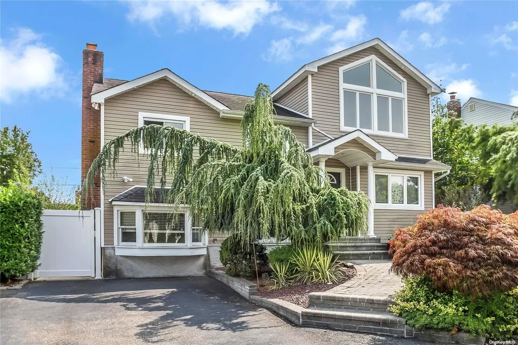 12 Lombardi Place Plainview NY 11803