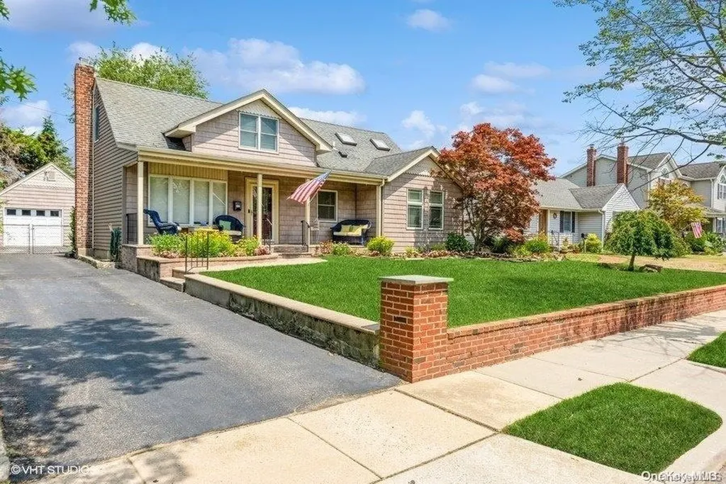 915 Alan Drive Wantagh NY 11793