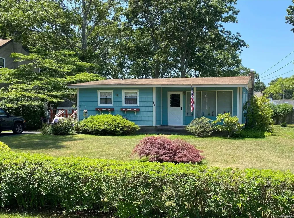 30 Windus Drive Shirley NY 11967