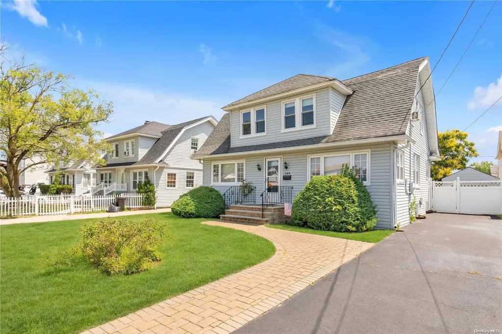 189 Saint Marks Avenue Freeport NY 11520