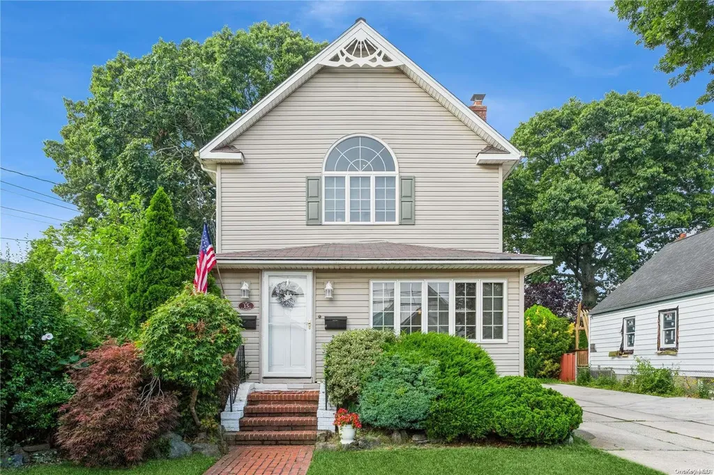 15 E Euclid Street Valley Stream NY 11580