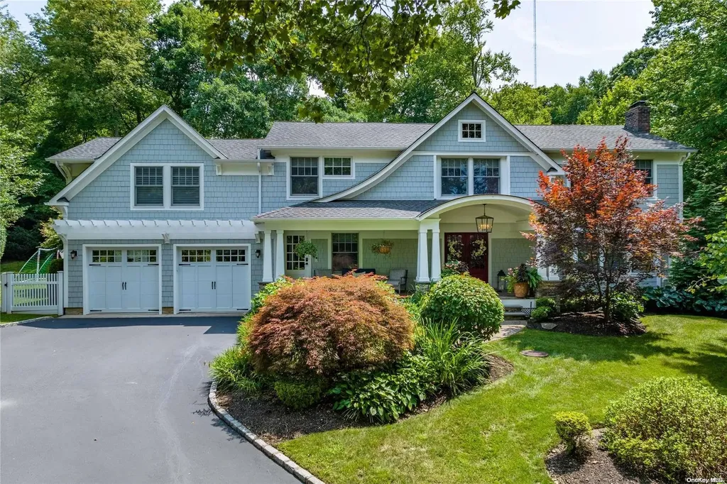5 Lisa Court Cold Spring Harbor NY 11724