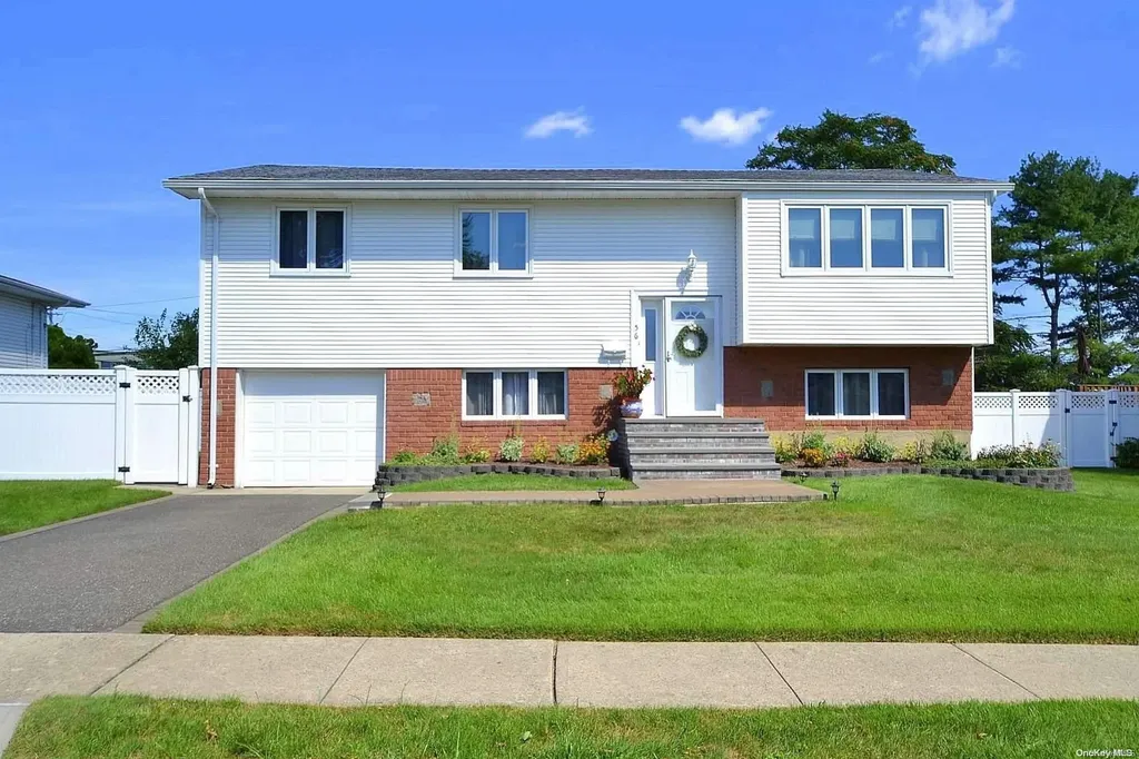 56 Locust Lane Syosset NY 11791