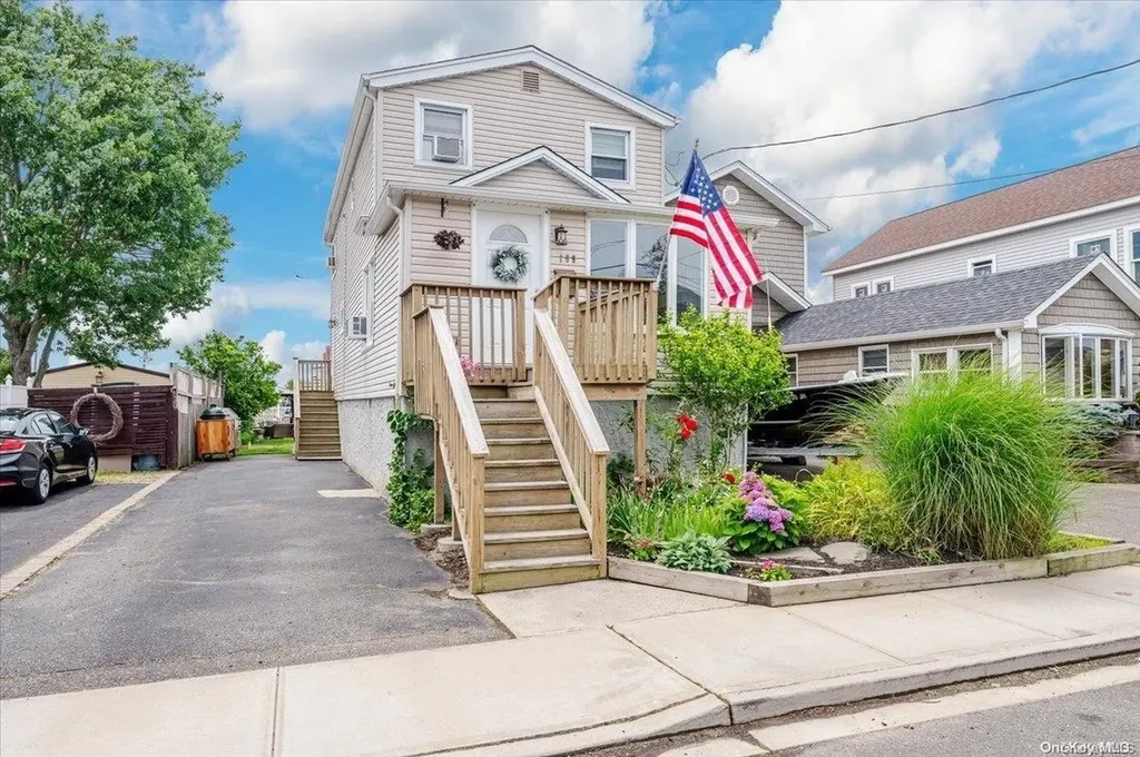 169 Barbara Road Bellmore NY 11710