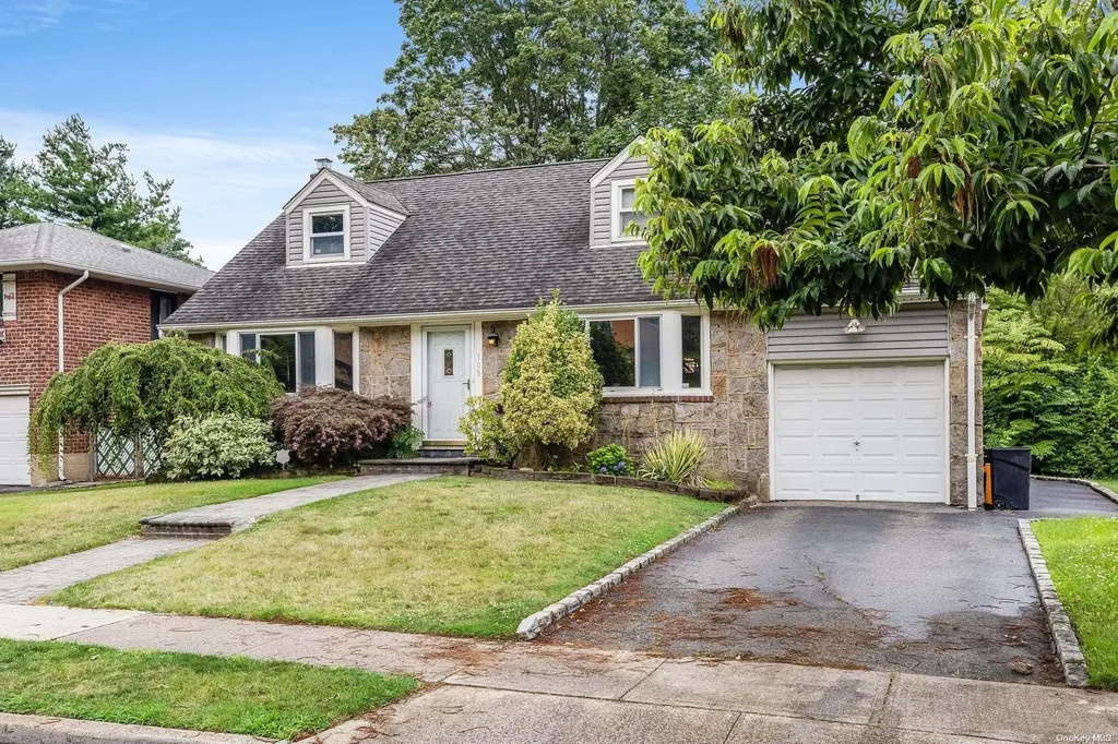 108 Seaman Road Jericho NY 11753