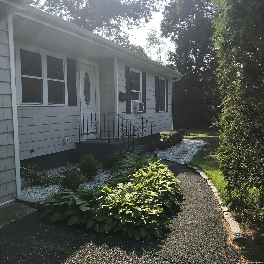 158 Altmar Avenue West Islip NY 11795